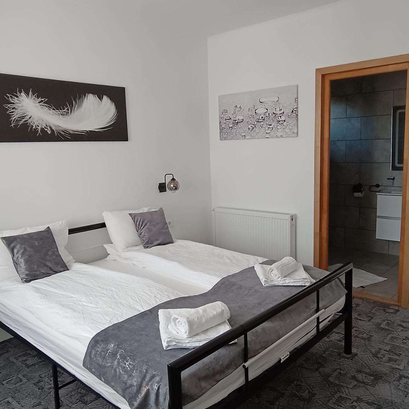 Check-In Kaya Otel Sibiu Dış mekan fotoğraf